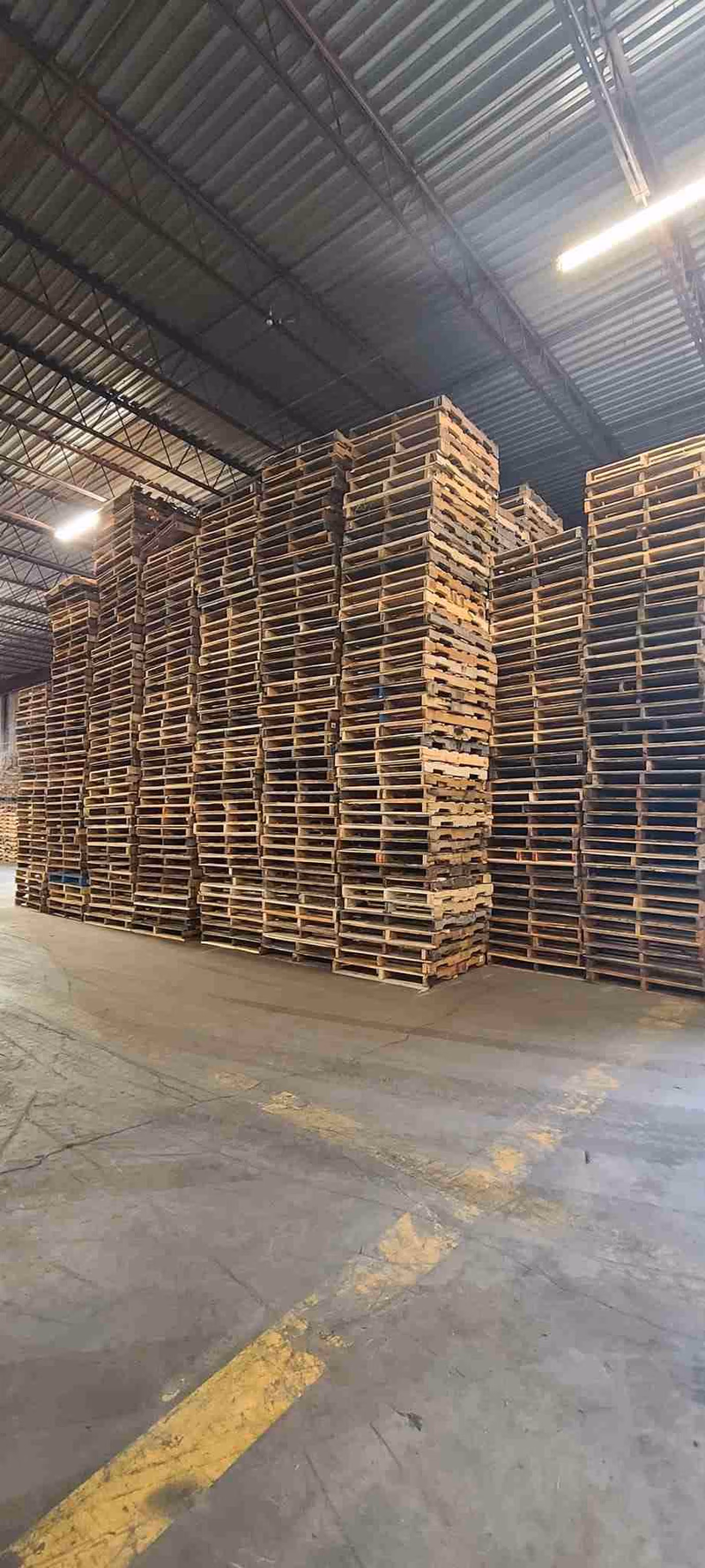 Mobile, Alabama - Grade A Premium 48x40 Wood Pallets