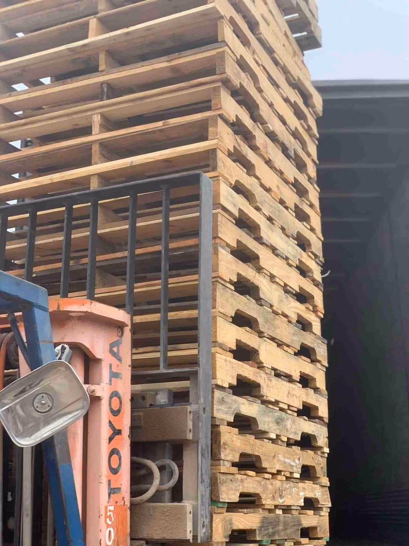 Badger, Alaska - Pallet Cores for Recycling