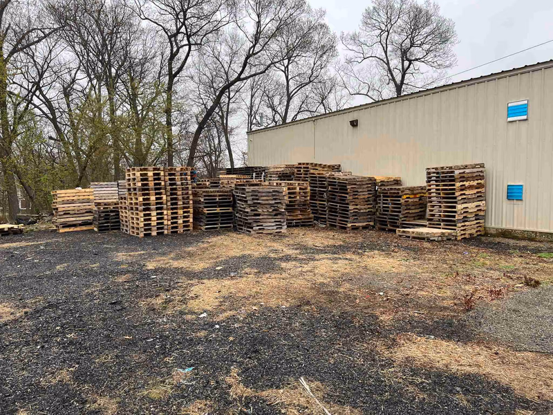 Fairbanks, Alaska - Grade B Standard Wood Pallets