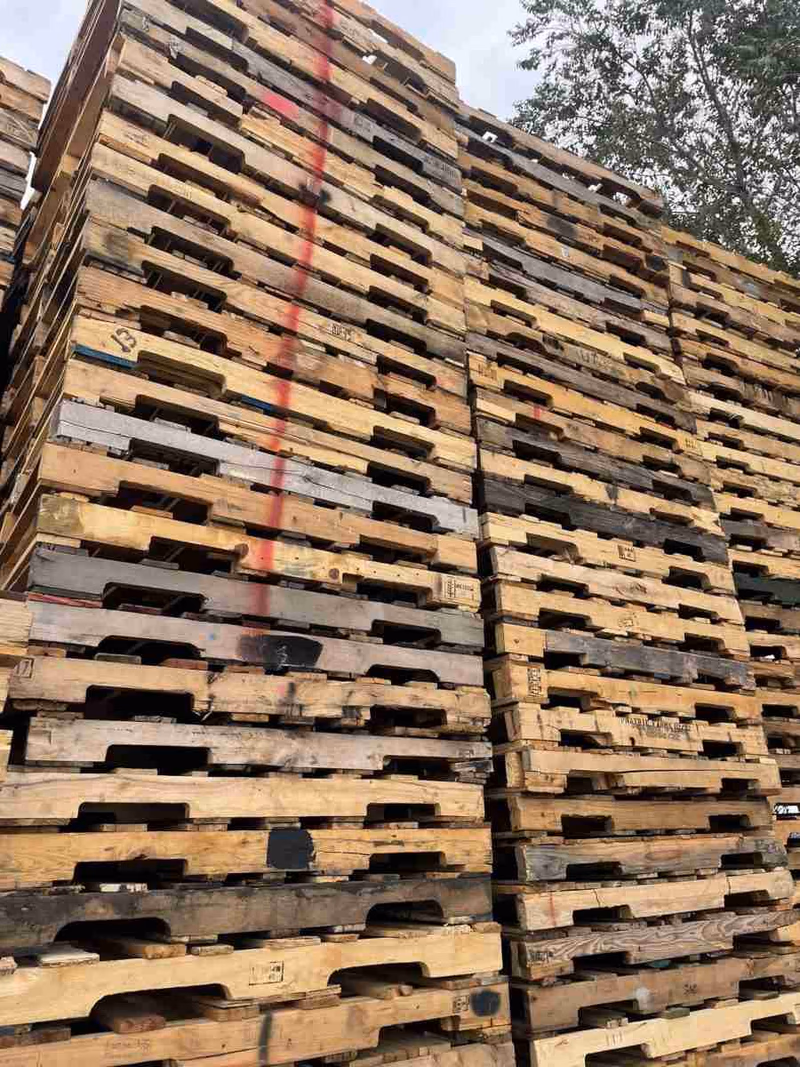 Little Rock, Arkansas - Grade A Premium 48x40 Wood Pallets