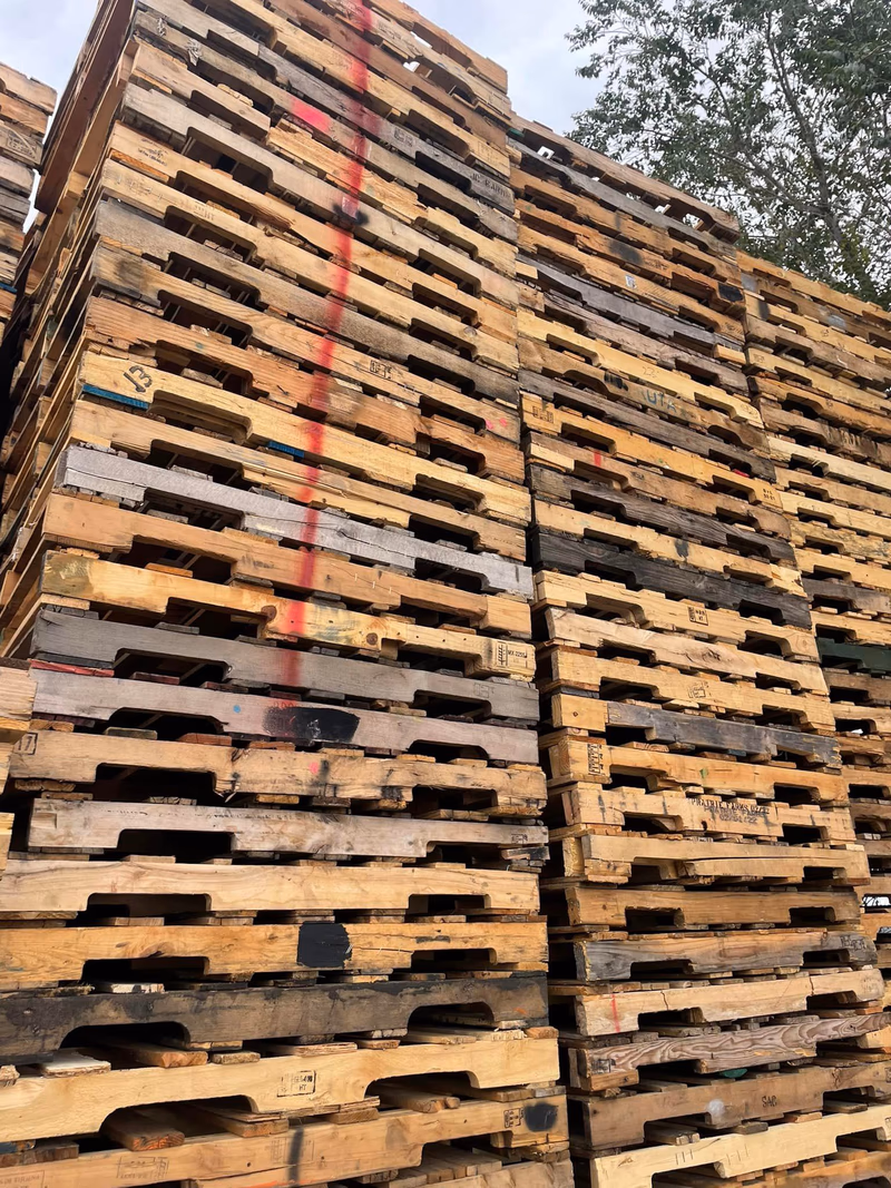 Long Beach, California - Grade C Economy Wood Pallets