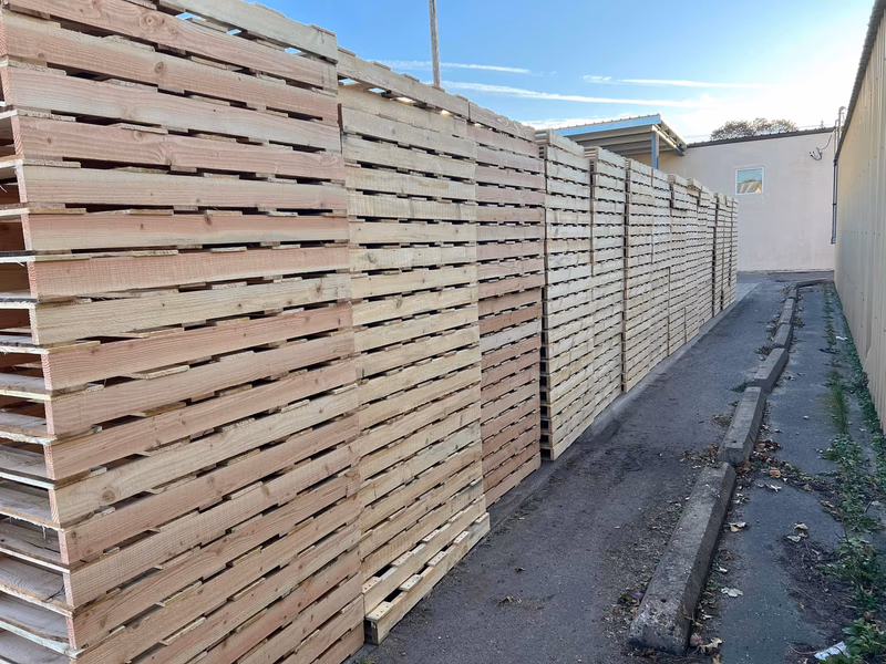 Bakersfield, California - Pallet Cores for Recycling