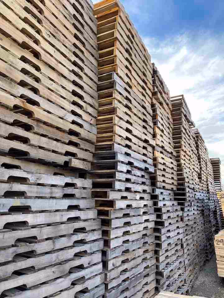 Riverside, California - Grade B Standard Wood Pallets