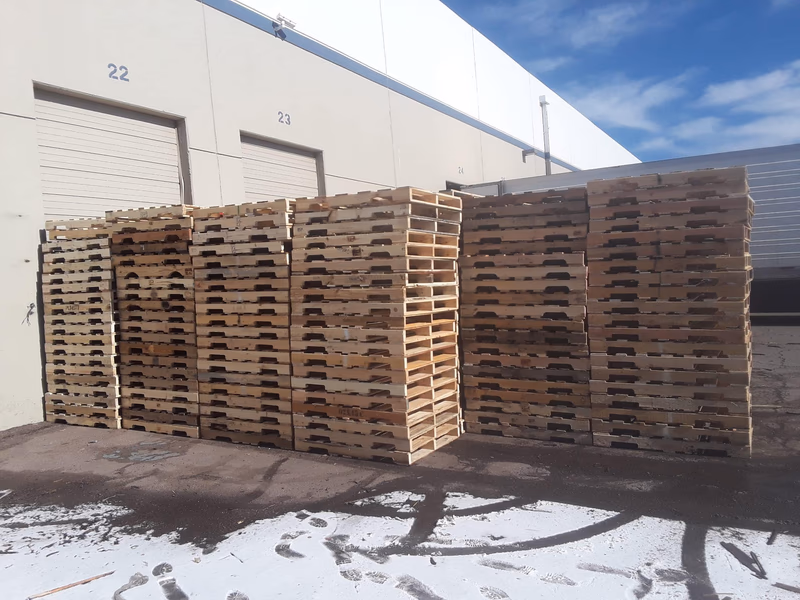 Sacramento, California - Grade C Economy Wood Pallets