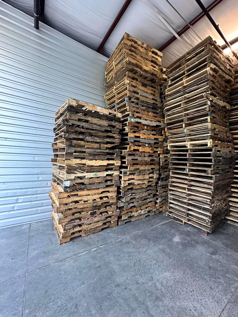 Aurora, Colorado - Grade A Premium 48x40 Wood Pallets