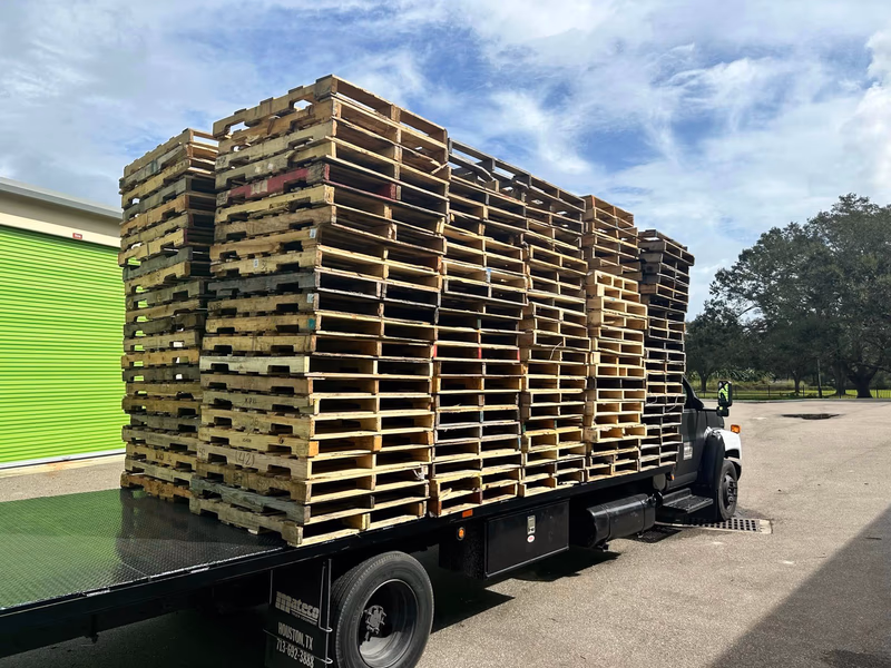 Lakewood, Colorado - Grade B Standard Wood Pallets