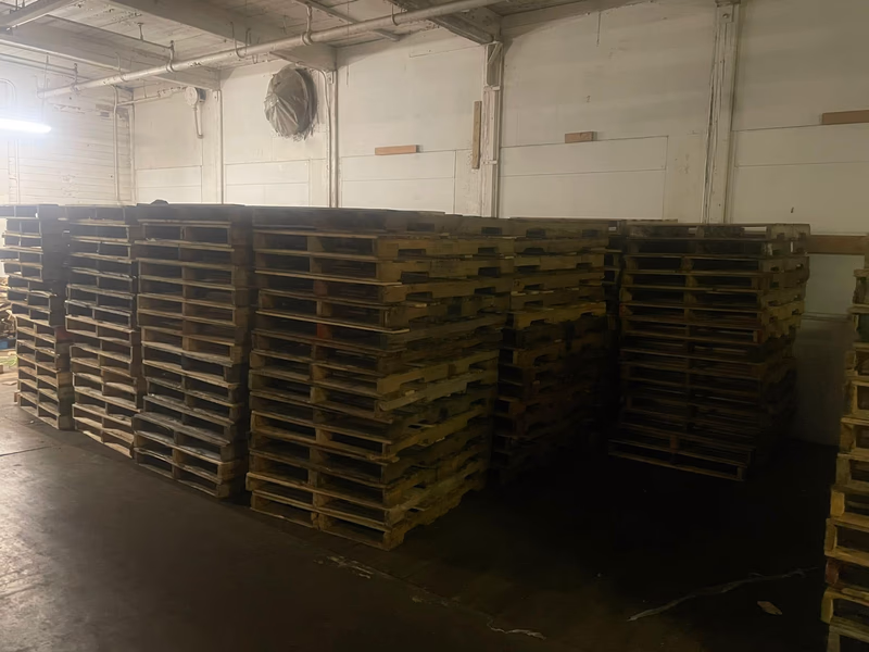 Hartford, Connecticut - Grade A Premium 48x40 Wood Pallets