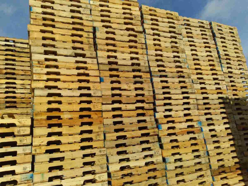 Newark, Delaware - Grade A Premium 48x40 Wood Pallets
