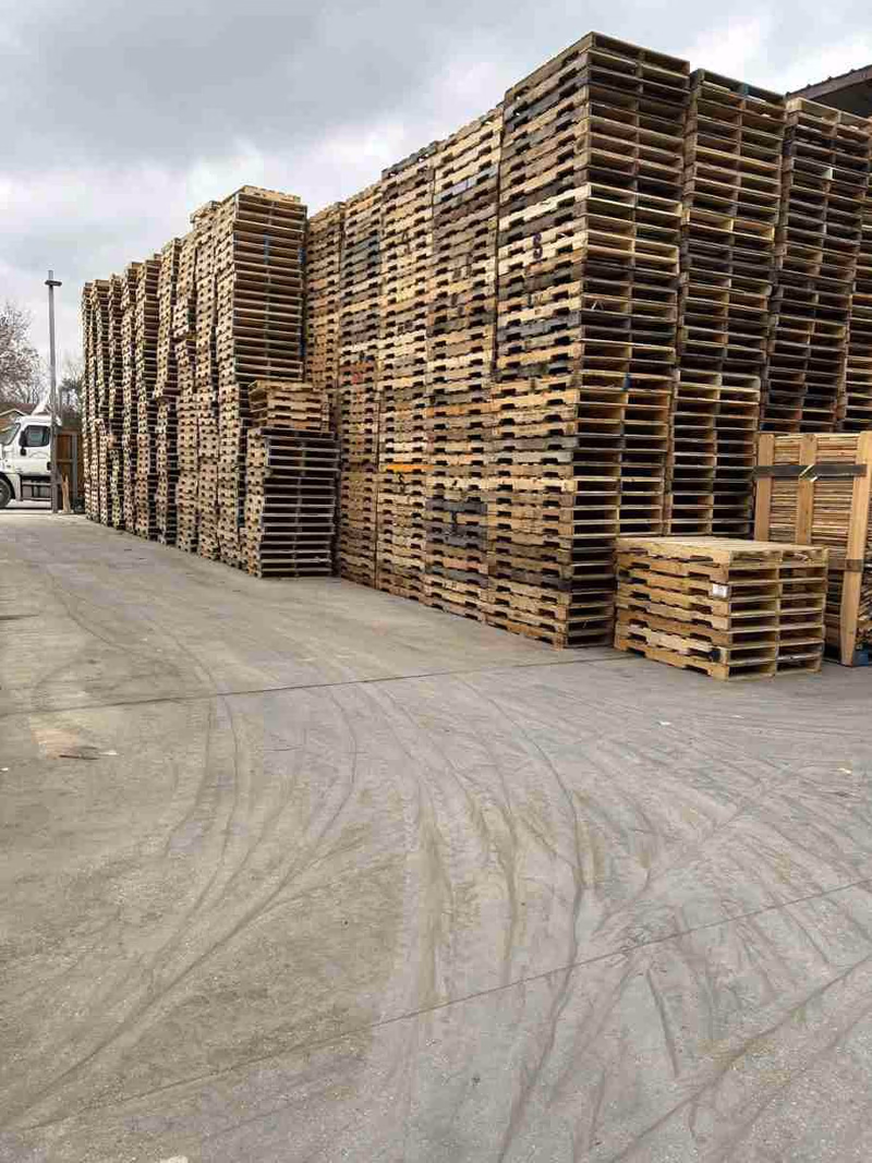 Hialeah, Florida - Grade A Premium 48x40 Wood Pallets