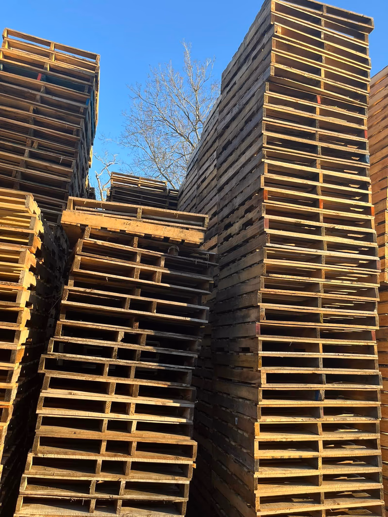 Orlando, Florida - Grade A Premium 48x40 Wood Pallets