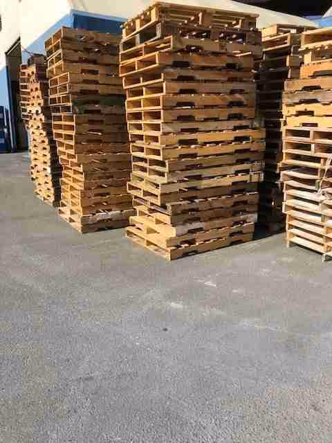 Joliet, Illinois - Grade A Premium 48x40 Wood Pallets