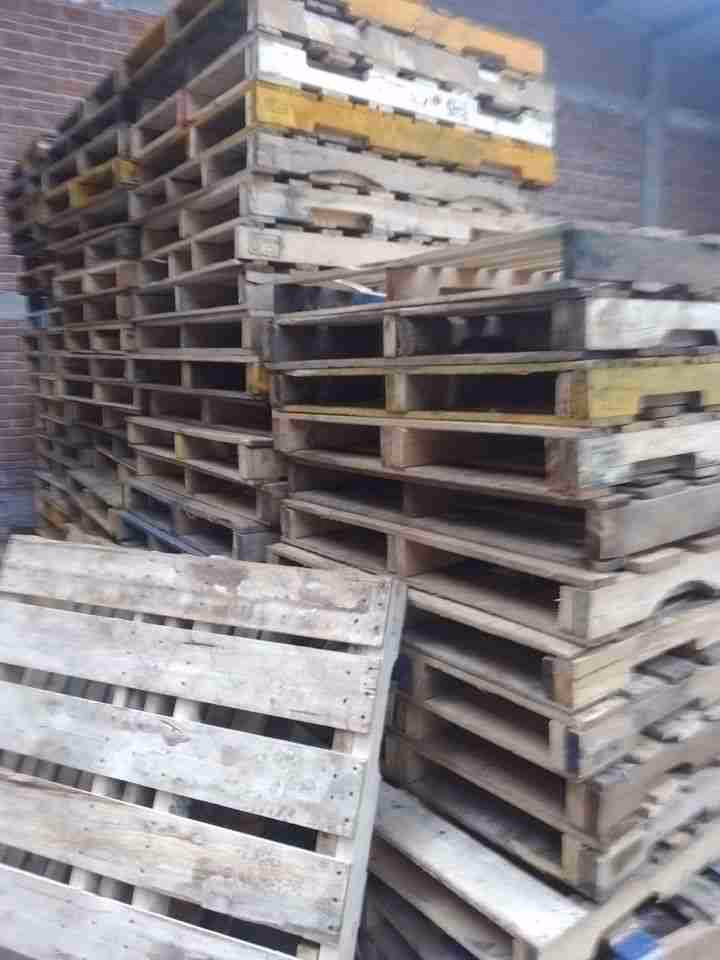 Naperville, Illinois - Grade C Economy Wood Pallets