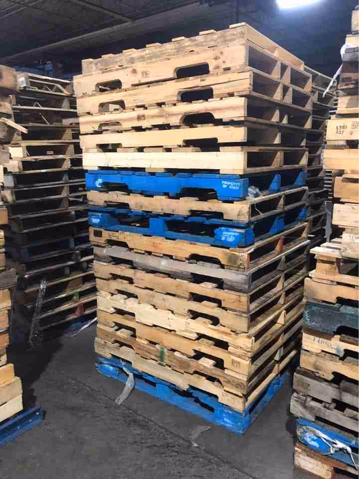 New Orleans, Louisiana - Grade B Standard Wood Pallets