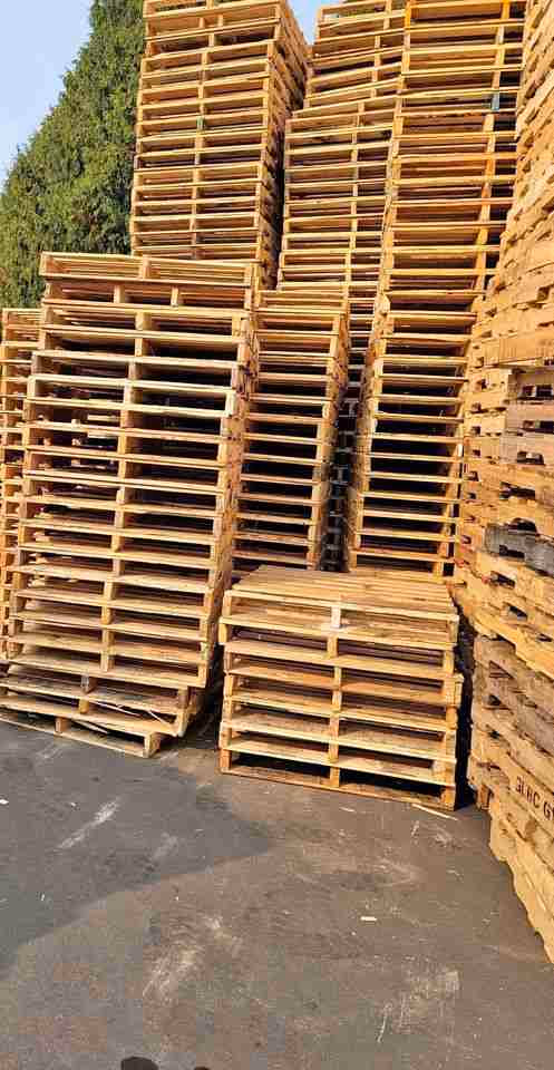 Auburn, Maine - Grade B Standard Wood Pallets
