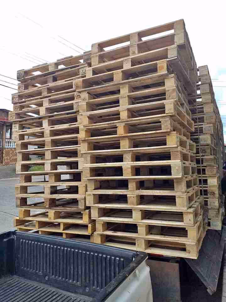 Lewiston, Maine - Grade C Economy Wood Pallets