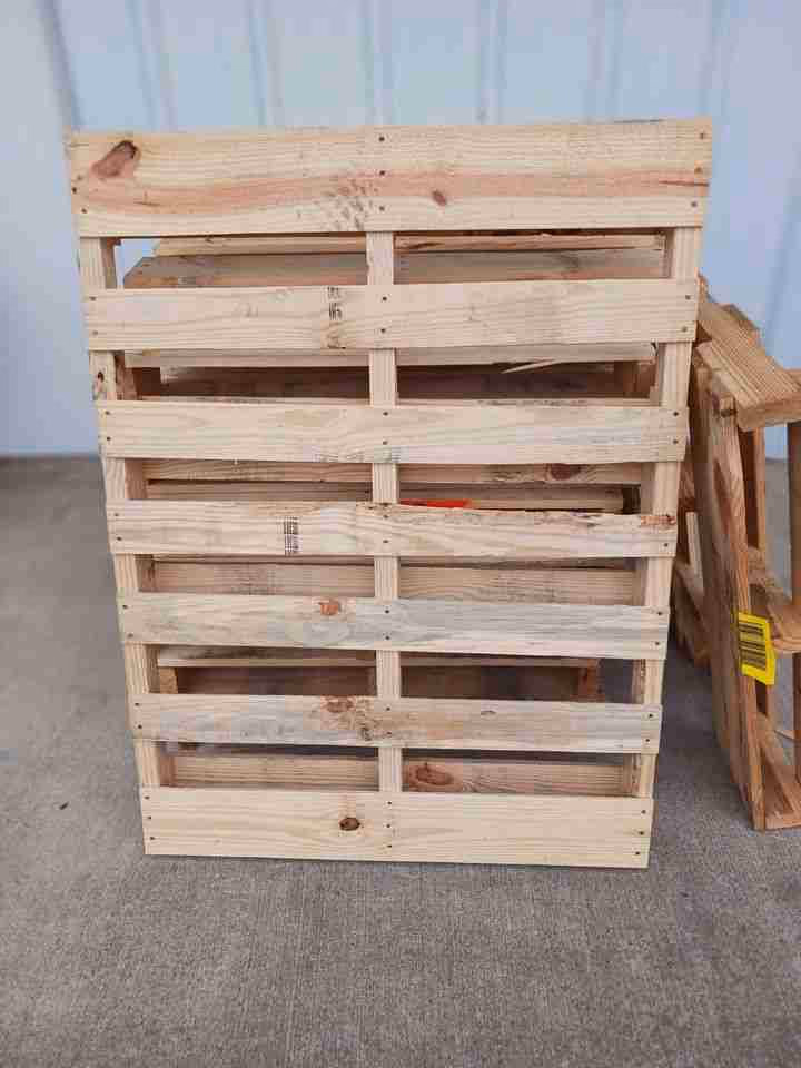 Minneapolis, Minnesota - Grade B Standard Wood Pallets