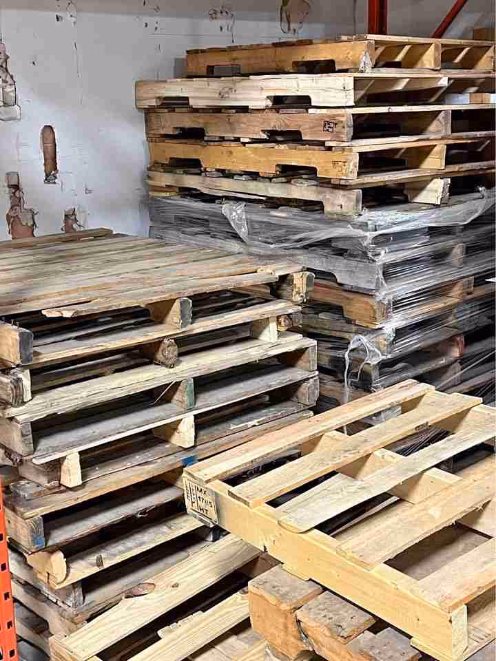 Biloxi, Mississippi - Grade B Standard Wood Pallets
