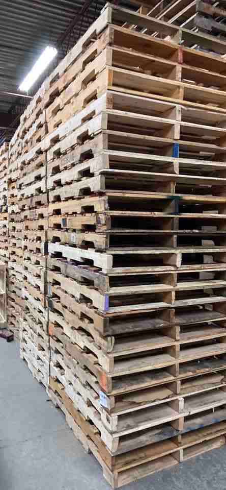 Springfield, Missouri - Grade A Premium 48x40 Wood Pallets
