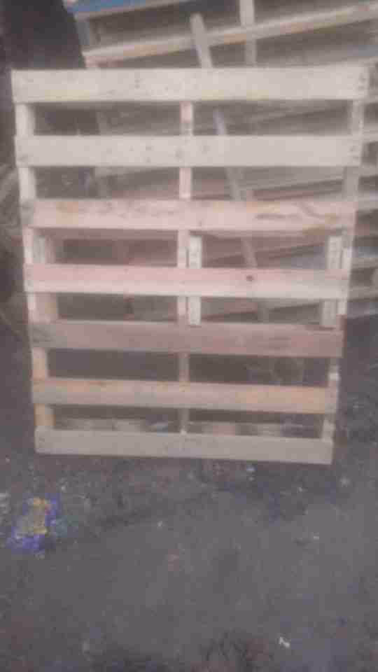 Las Vegas, Nevada - Grade A Premium 48x40 Wood Pallets