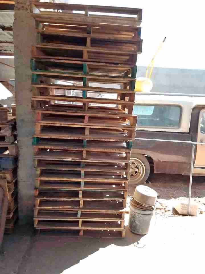Sparks, Nevada - Grade B Standard Wood Pallets