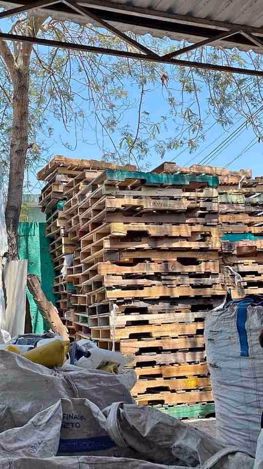 Elizabeth, New Jersey - Grade A Premium 48x40 Wood Pallets