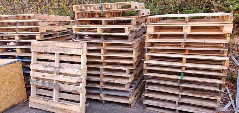 Akron, Ohio - Grade A Premium 48x40 Wood Pallets