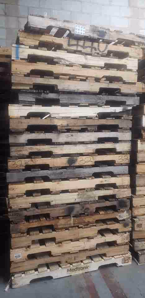 Akron, Ohio - Grade B Standard Wood Pallets