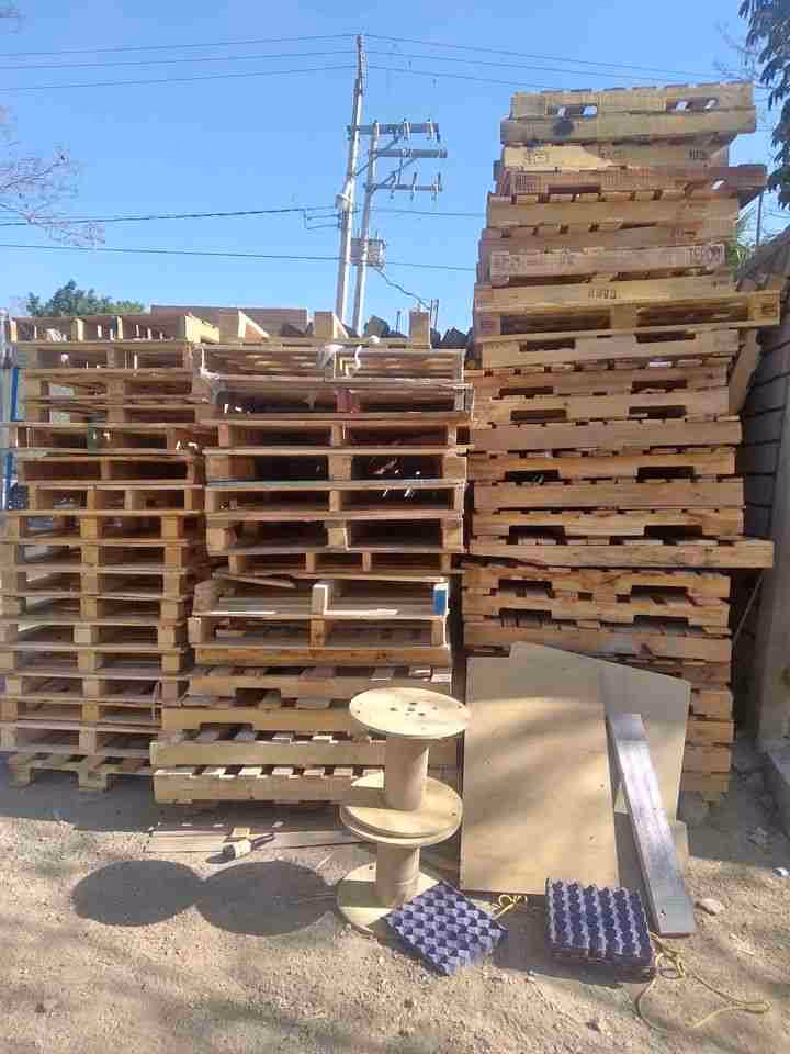 Cleveland, Ohio - Grade A Premium 48x40 Wood Pallets
