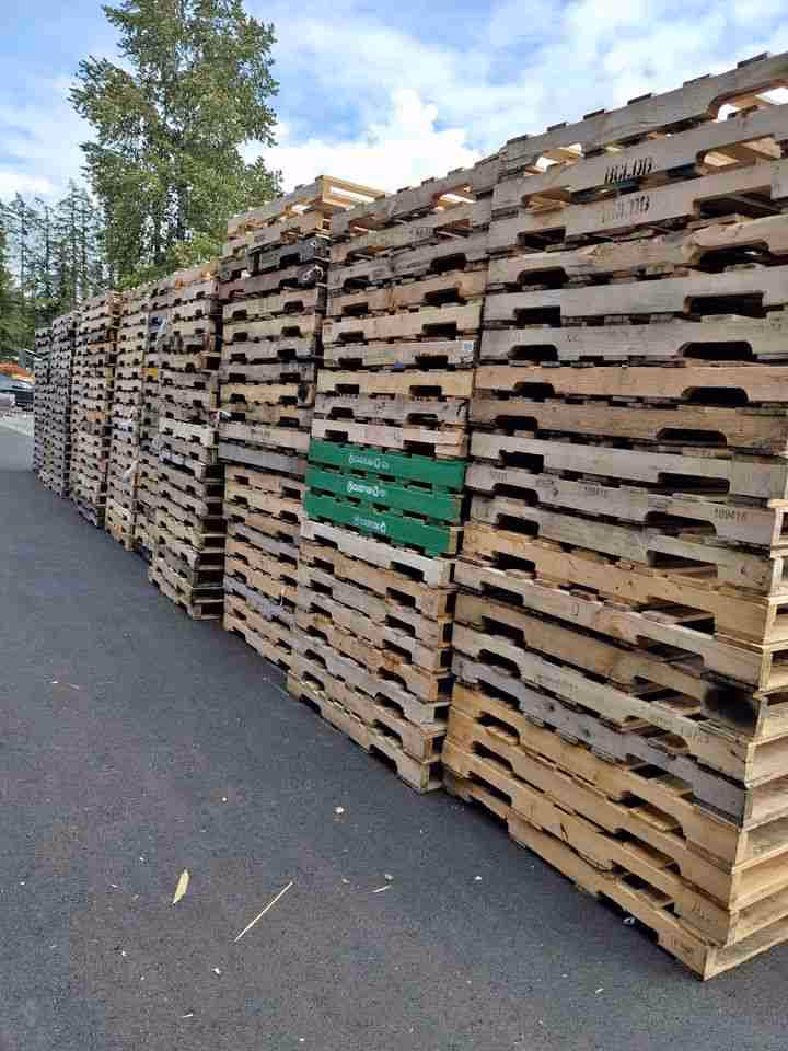 Toledo, Ohio - Grade C Economy Wood Pallets