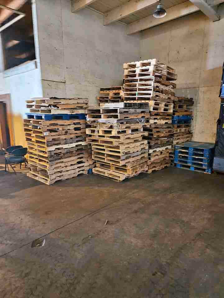 Philadelphia, Pennsylvania - Grade A Premium 48x40 Wood Pallets