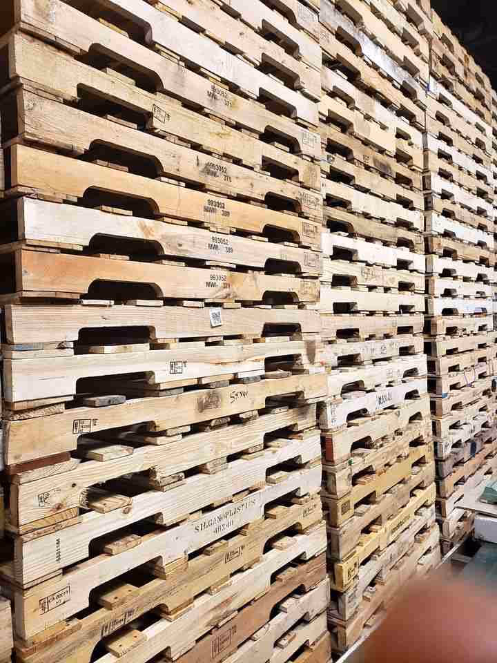 Pittsburgh, Pennsylvania - Grade A Premium 48x40 Wood Pallets