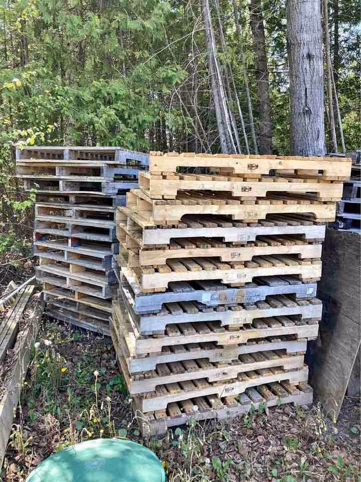 Warwick, Rhode Island - Grade C Economy Wood Pallets
