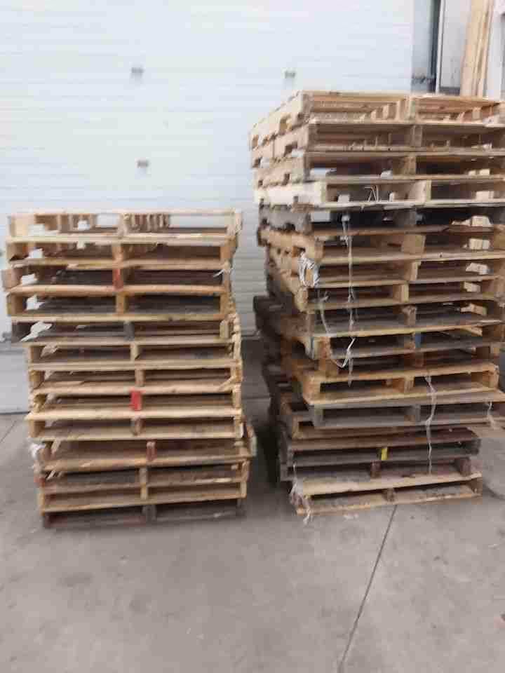 Charleston, South Carolina - Grade B Standard Wood Pallets