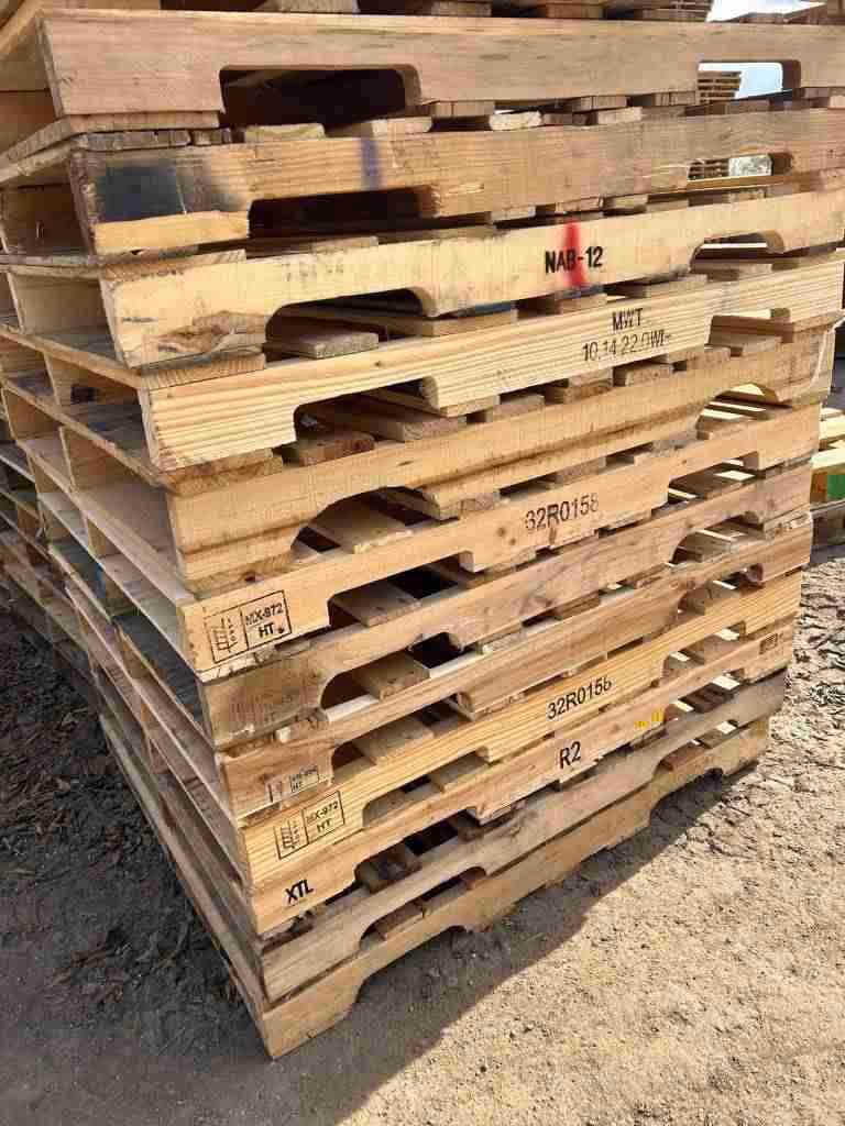 Rapid City, South Dakota - Grade A Premium 48x40 Wood Pallets