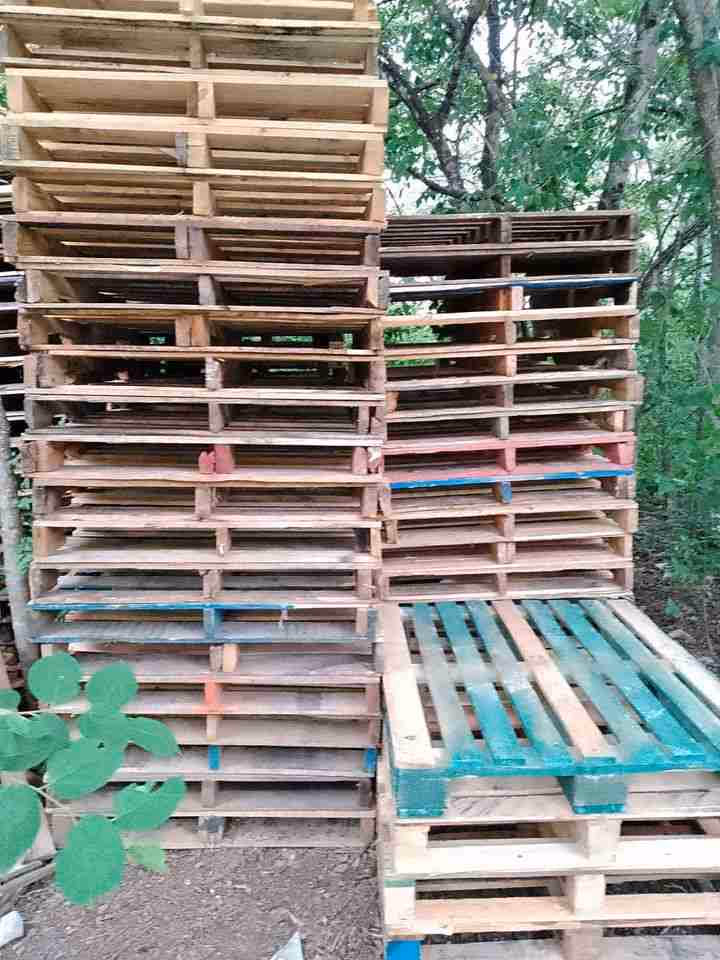 Austin, Texas - Grade C Economy Wood Pallets