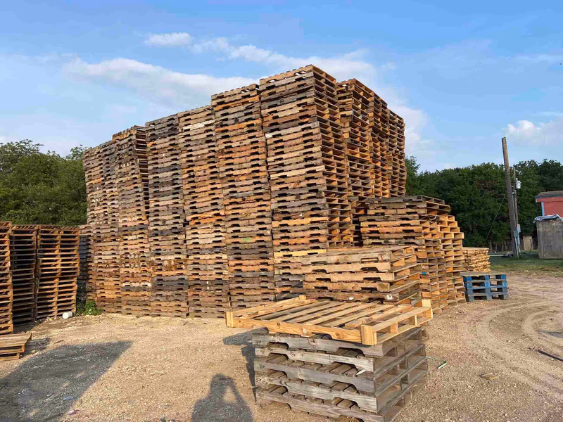Houston, Texas - Grade A Premium 48x40 Wood Pallets