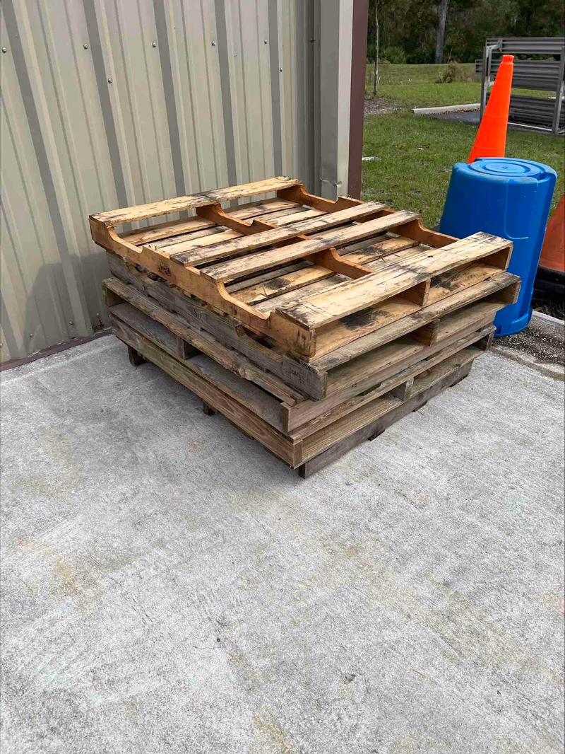 Lubbock, Texas - Grade A Premium 48x40 Wood Pallets