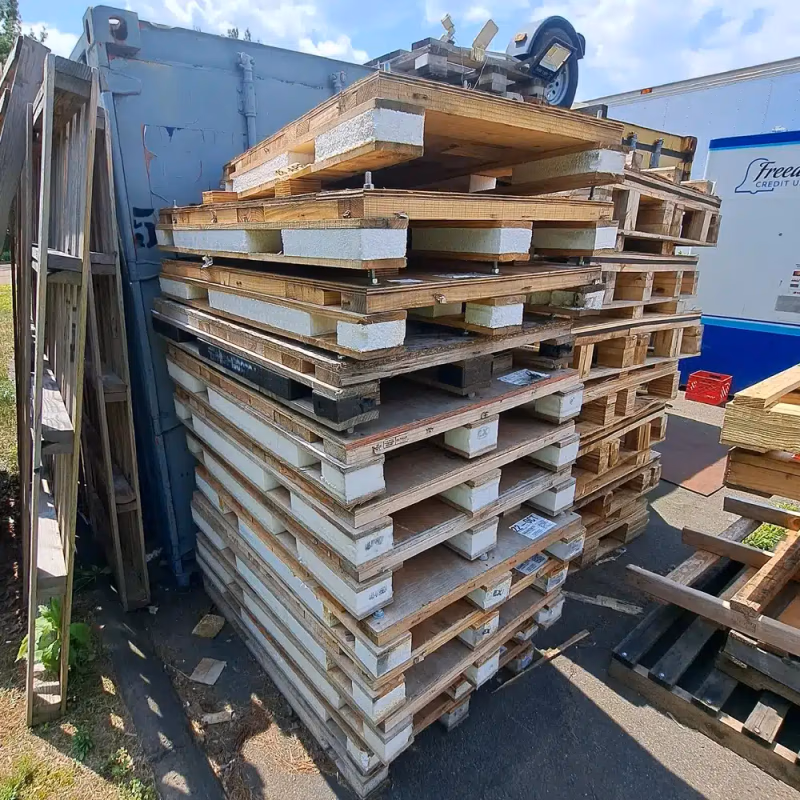 Provo, Utah - Grade A Premium 48x40 Wood Pallets