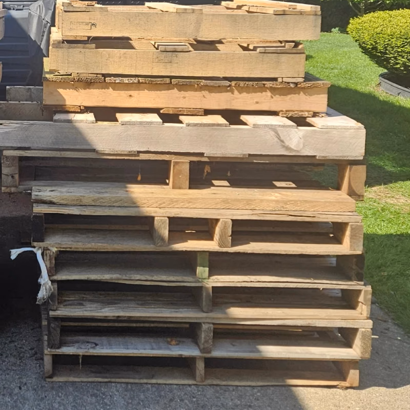 South Burlington, Vermont - Grade A Premium 48x40 Wood Pallets