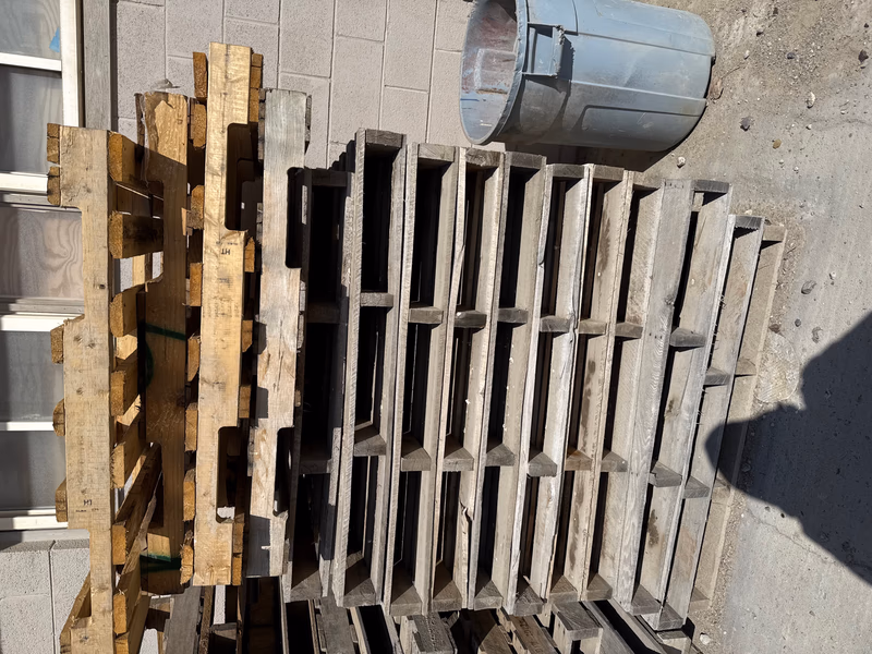 Waterbury, Connecticut - Grade C Economy Wood Pallets