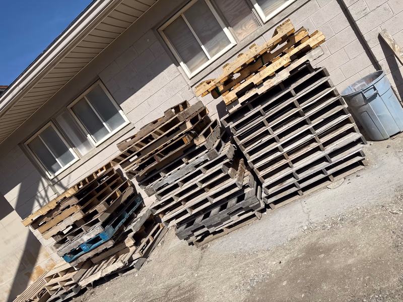 Pasadena, Texas - Grade C Economy Wood Pallets