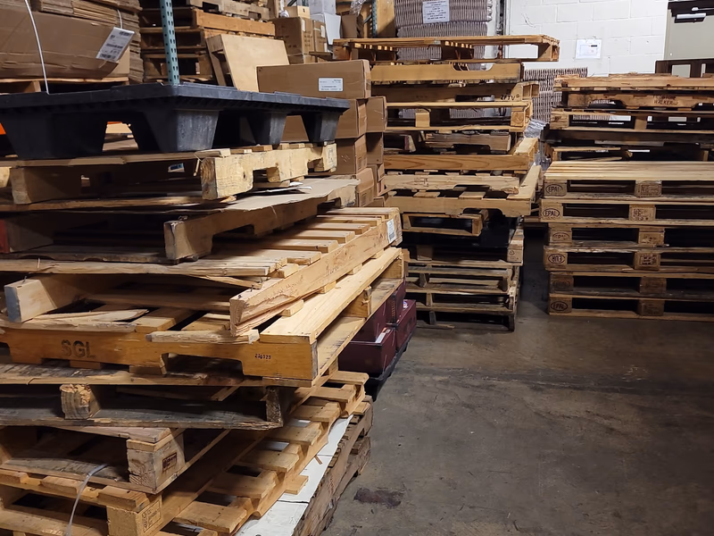 Waco, Texas - Grade A Premium 48x40 Wood Pallets