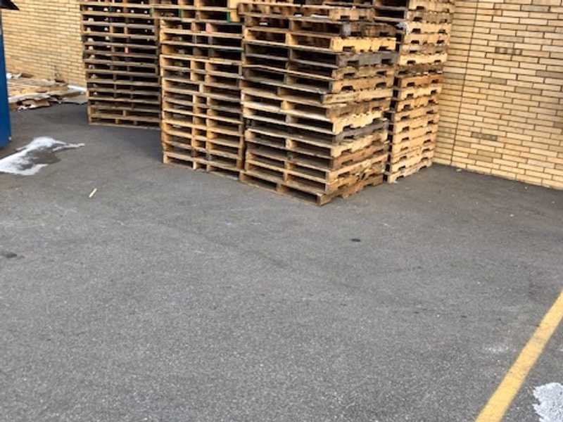 Yonkers, New York - Grade B Standard Wood Pallets