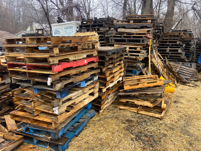 Abilene, Texas - Grade A Premium 48x40 Wood Pallets