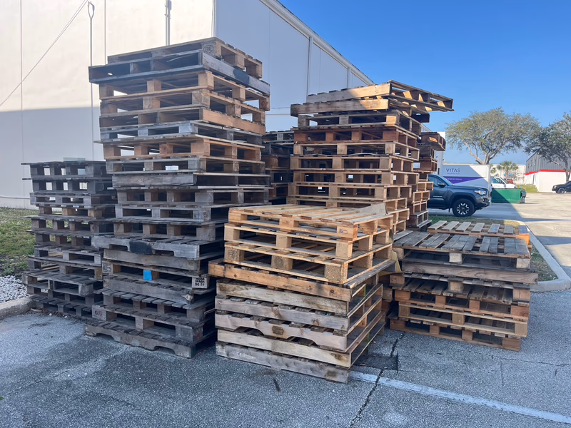 Pearland, Texas - Grade A Premium 48x40 Wood Pallets