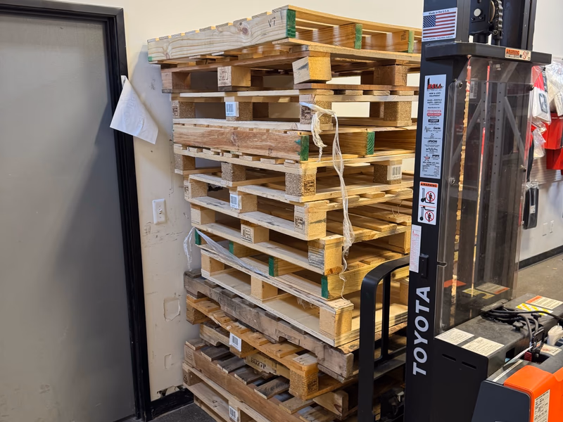 Yuma, Arizona - Grade A Premium 48x40 Wood Pallets