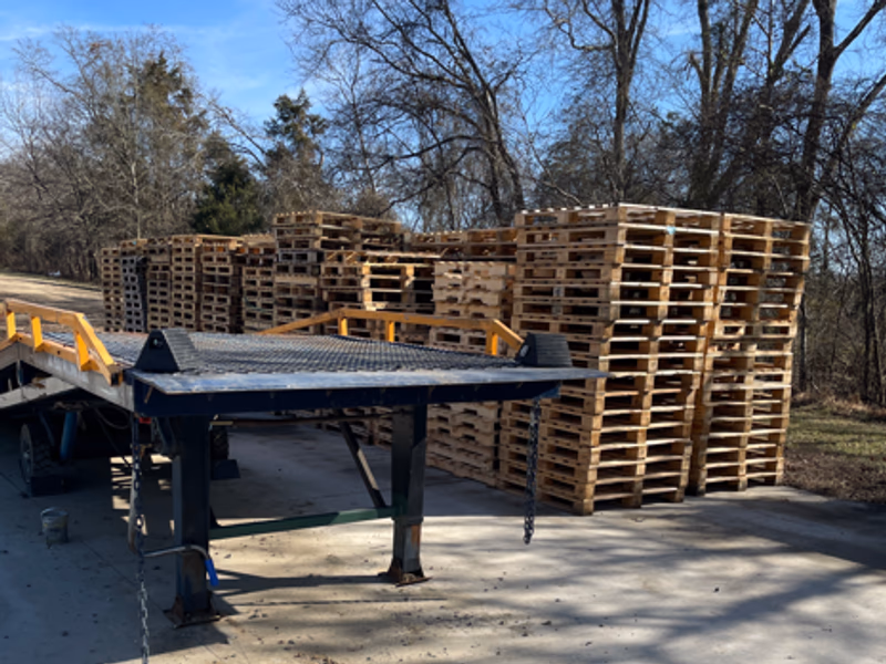 Santa Ana, California - Grade C Economy Wood Pallets