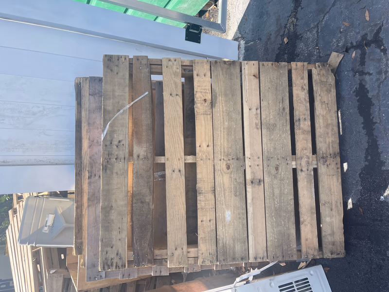 San Bernardino, California - Grade B Standard Wood Pallets