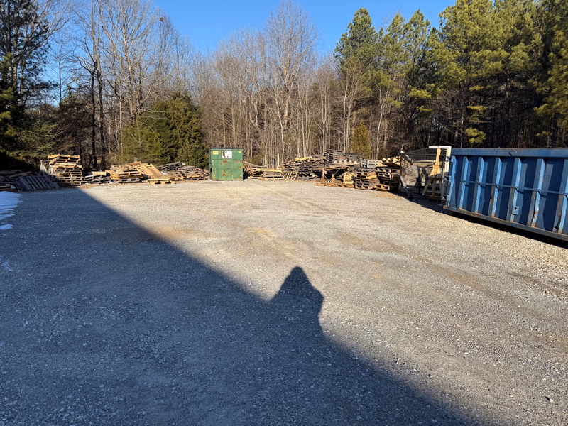 Moreno Valley, California - Grade A Premium 48x40 Wood Pallets