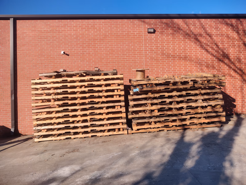 Moreno Valley, California - Grade B Standard Wood Pallets